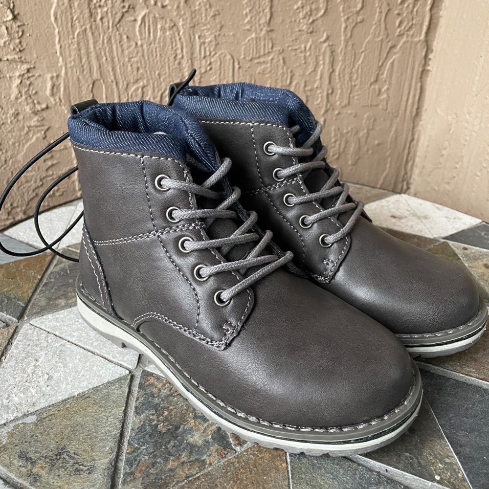 Toddler dark gray boots ~ size 12M - Picture 2 of 4